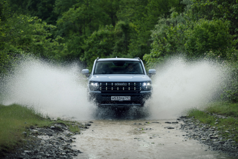 Черный лебедь: первый тест-драйв новейшего кроссовера Haval H3