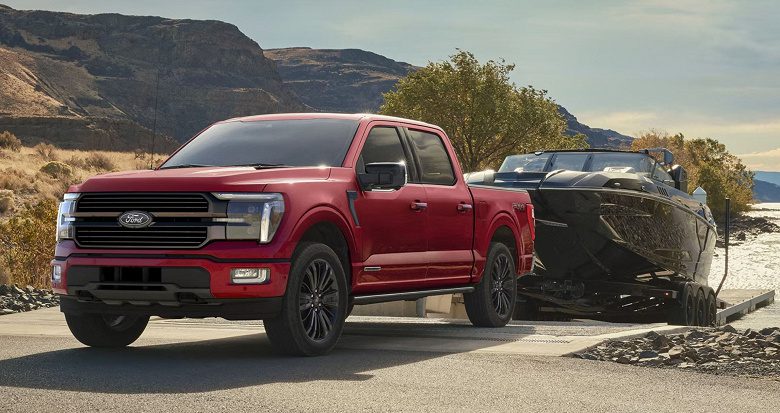 Самый популярный американский внедорожник приехал в Россию. Ford F-150 предлагается с 720-сильным мотором V8 и 450-сильным V6