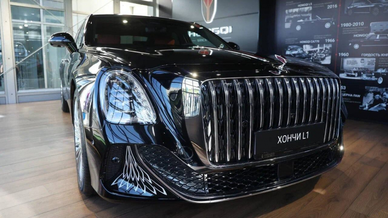 Hongqi анонсировал три новинки для России