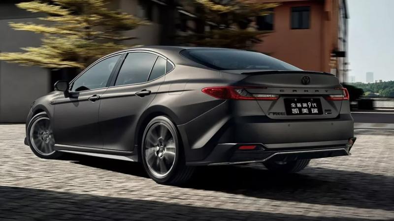 Представлена новая эксклюзивная версия Toyota Camry. Cколько она стоит