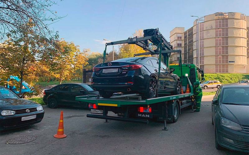 Этого не знают даже опытные водители. 10 штрафов за нарушения во дворе