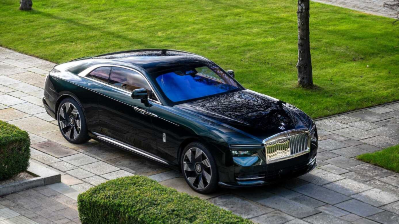 Rolls-Royce построил эксклюзивное купе для супружеской пары. Чем он интересен