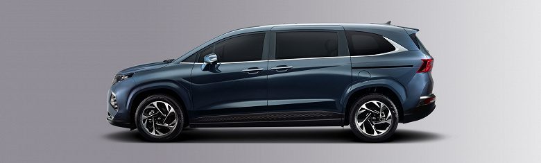 Минус 300 тыс. рублей всего за несколько недель: Hyundai Custin 2025 с 8-ступенчатым «автоматом» заметно подешевел в России