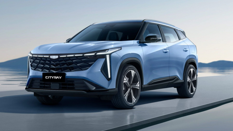 Geely обновит свой городской кроссовер, который продается в России. Как он изменится