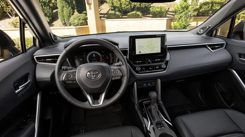 Кроссовер Toyota Corolla Cross подешевел в России до 2,18 млн рублей (а машины в наличии — от 2,65 млн рублей)