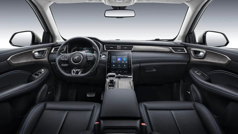 В России официально появился новый кроссовер класса Volkswagen Tiguan и Toyota RAV4