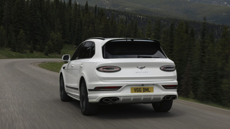 Bentley представил самый мощный и динамичный Bentayga: 650 «лошадей» под капотом и рекордная разгонная динамика