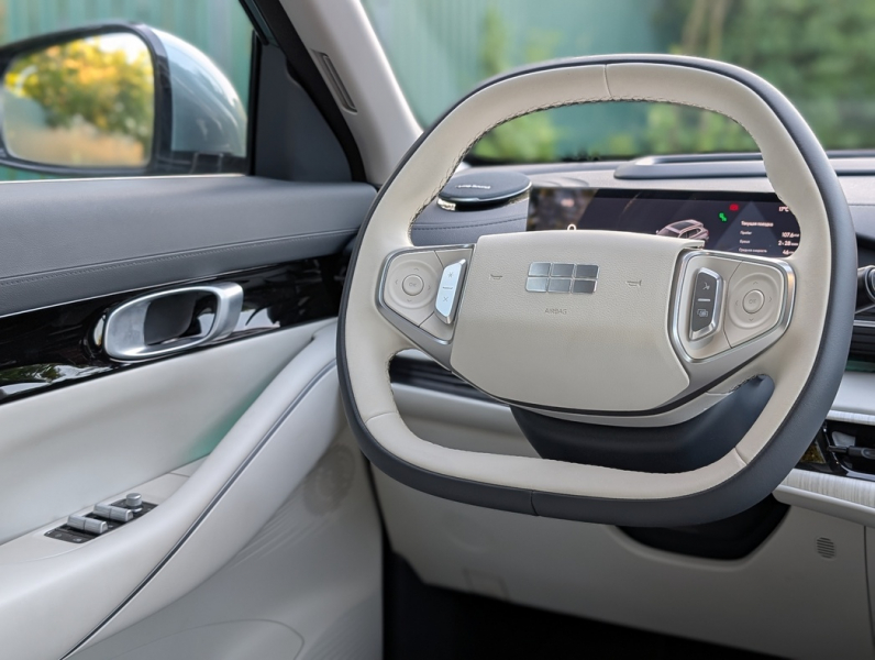 Электрическое недоразумение: тест-драйв кроссовера Geely EX5