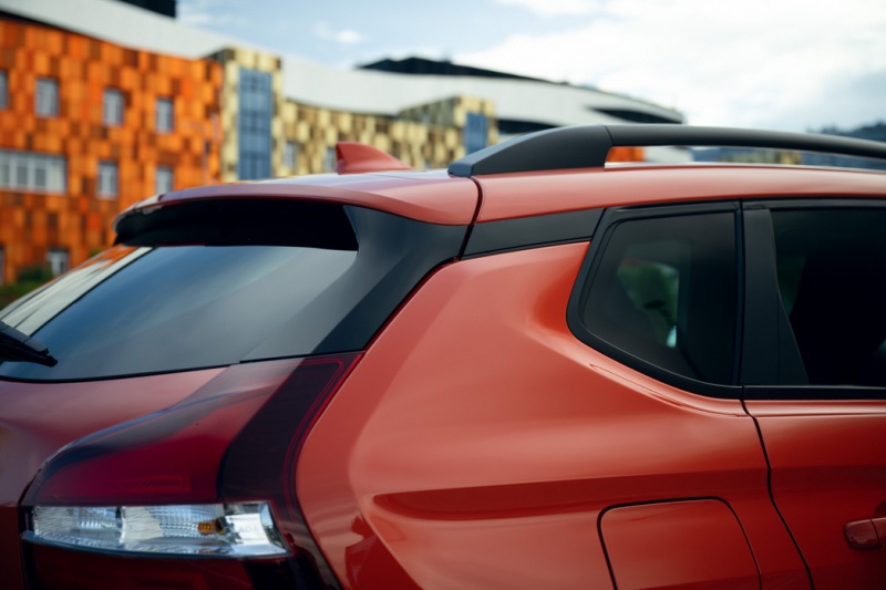 Первый тест-драйв LADA Iskra: удалось ли АВТОВАЗу высечь искру
