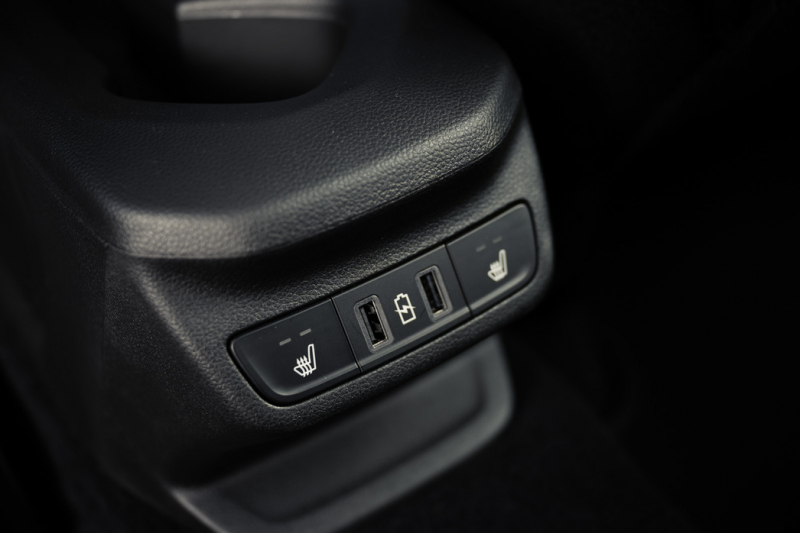 Первый тест-драйв LADA Iskra: удалось ли АВТОВАЗу высечь искру