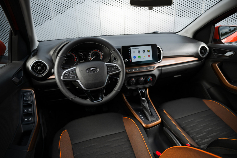 Первый тест-драйв LADA Iskra: удалось ли АВТОВАЗу высечь искру