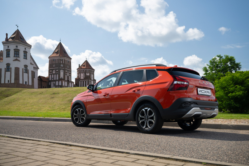 Первый тест-драйв LADA Iskra: удалось ли АВТОВАЗу высечь искру