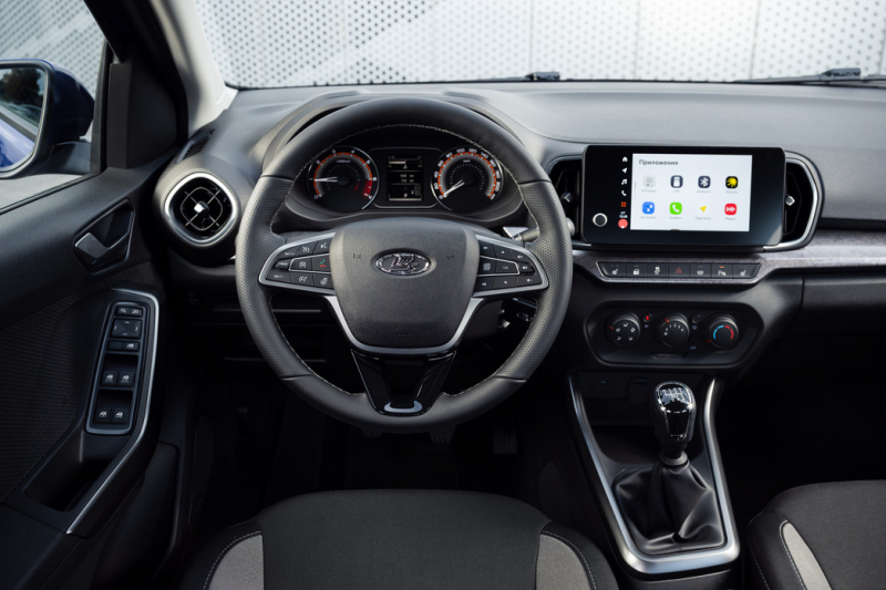 Первый тест-драйв LADA Iskra: удалось ли АВТОВАЗу высечь искру