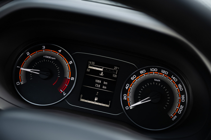 Первый тест-драйв LADA Iskra: удалось ли АВТОВАЗу высечь искру