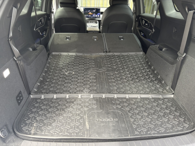 Скромняга, способный удивить: тест-драйв Chery Tiggo 9