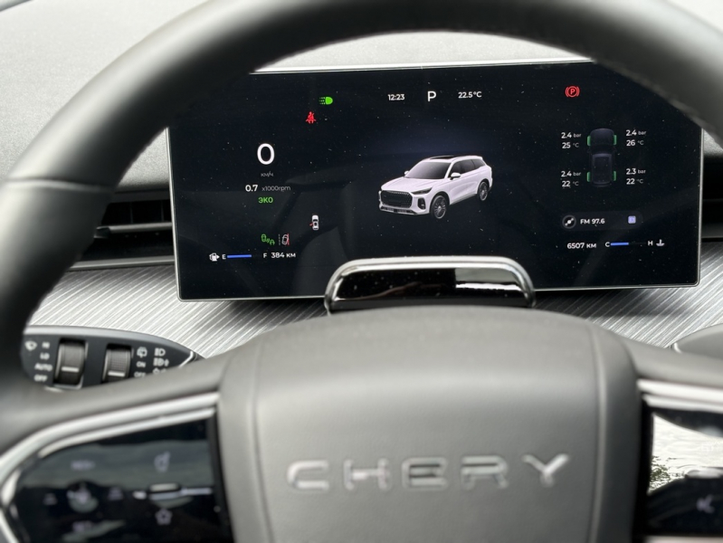 Скромняга, способный удивить: тест-драйв Chery Tiggo 9