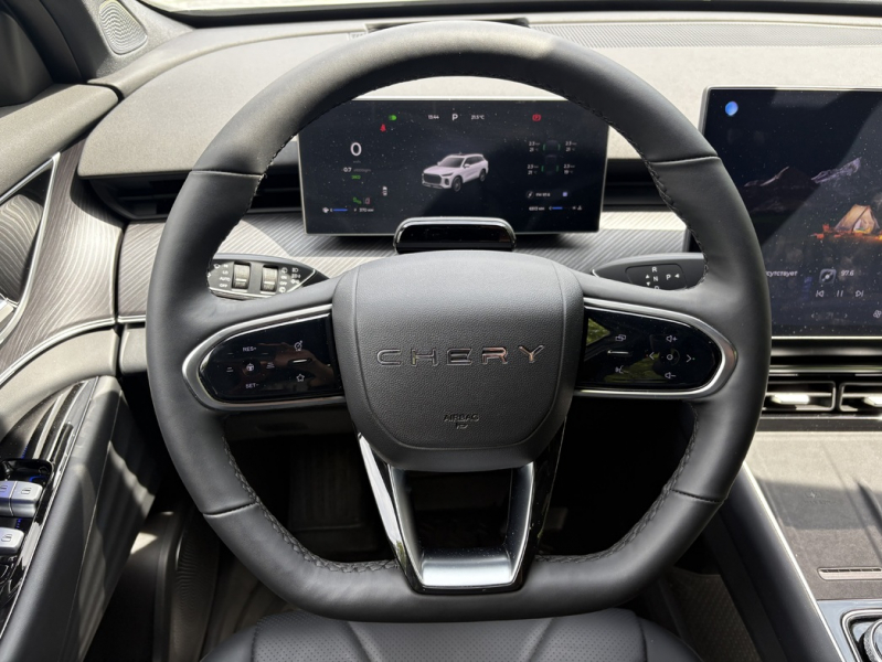 Скромняга, способный удивить: тест-драйв Chery Tiggo 9