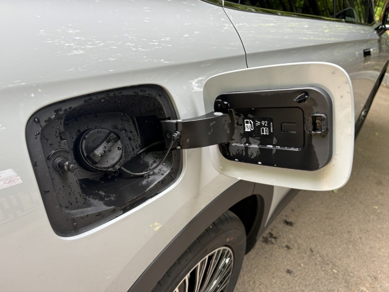 Скромняга, способный удивить: тест-драйв Chery Tiggo 9