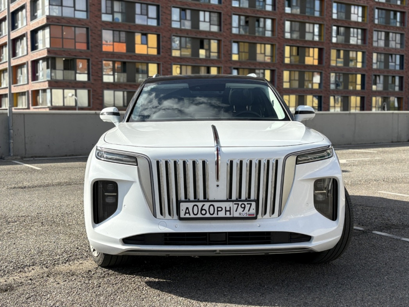 Горе с тобою, беда без тебя: тест-драйв электрического кроссовера Hongqi E-HS9