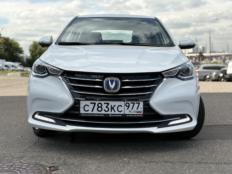 Уходящая натура: тест-драйв бюджетного седана Changan Alsvin