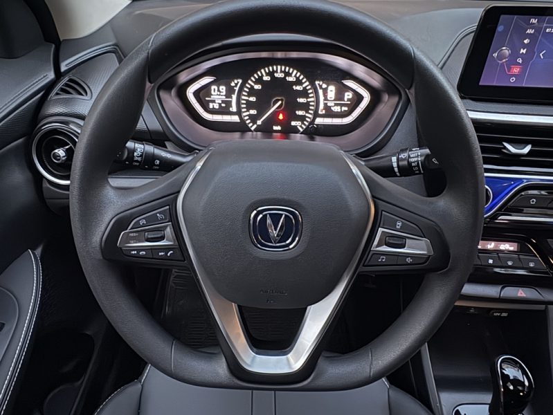 Уходящая натура: тест-драйв бюджетного седана Changan Alsvin