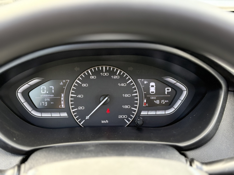Уходящая натура: тест-драйв бюджетного седана Changan Alsvin
