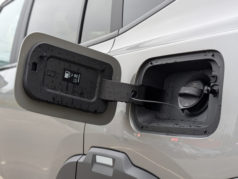 Не близнецы, но двойняшки: тест-драйв городского брутала Jetour T1