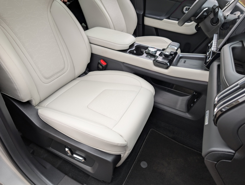 Не близнецы, но двойняшки: тест-драйв городского брутала Jetour T1