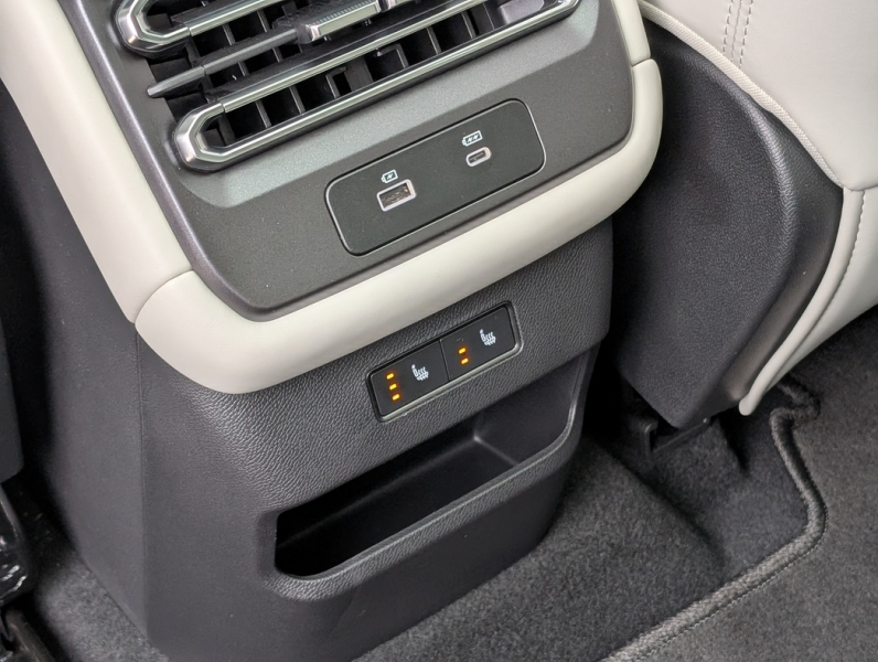 Не близнецы, но двойняшки: тест-драйв городского брутала Jetour T1