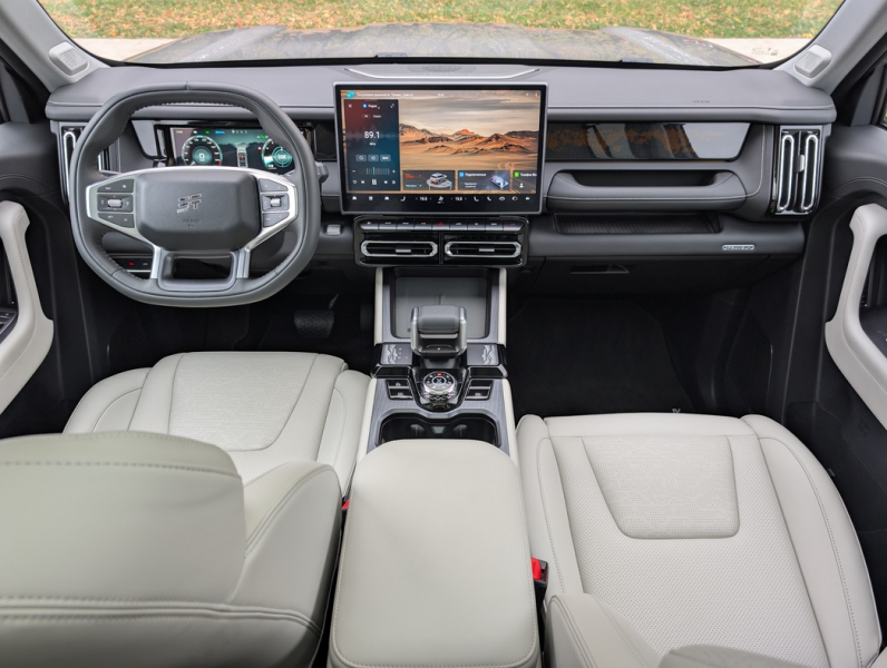 Не близнецы, но двойняшки: тест-драйв городского брутала Jetour T1