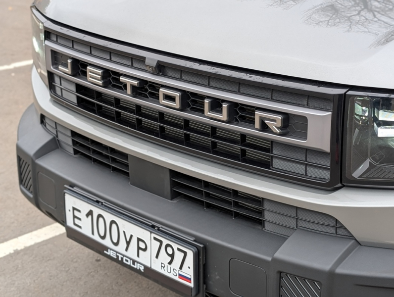 Не близнецы, но двойняшки: тест-драйв городского брутала Jetour T1