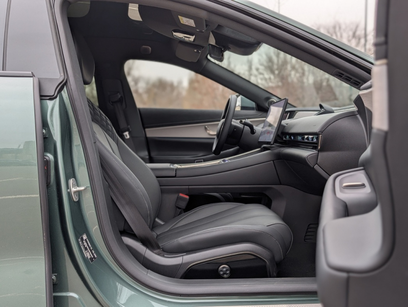 Эх, прохвачу: тест-драйв гибрида Exeed Exlantix ES