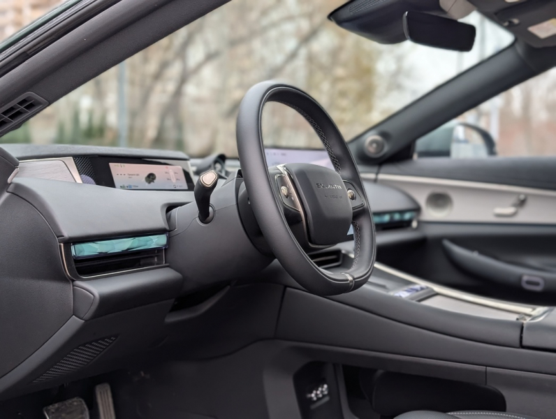 Эх, прохвачу: тест-драйв гибрида Exeed Exlantix ES