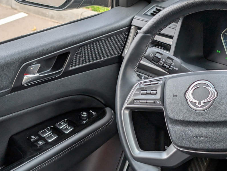 Машина времени: тест-драйв внедорожника KGM Rexton