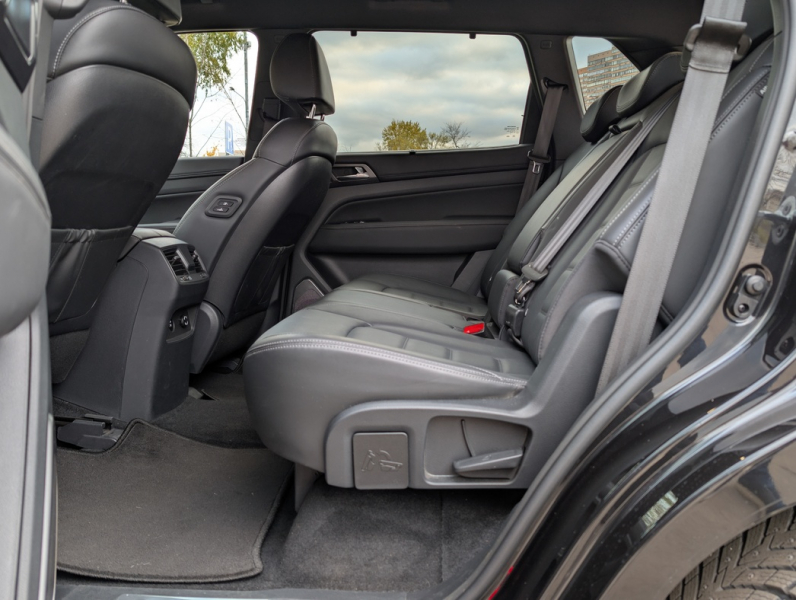 Машина времени: тест-драйв внедорожника KGM Rexton