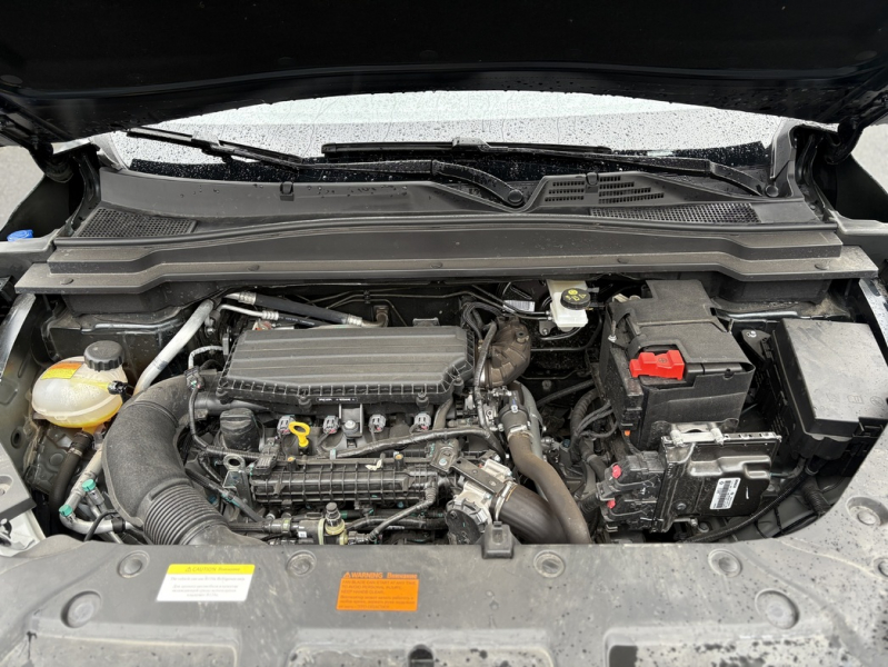 Неоклассицизм: тест-драйв кроссовера Dongfeng Huge