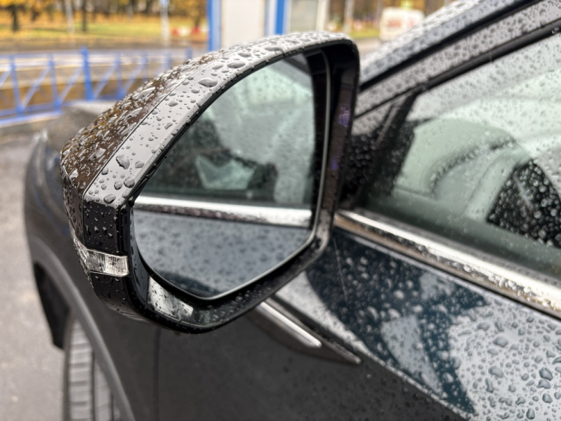 Неоклассицизм: тест-драйв кроссовера Dongfeng Huge