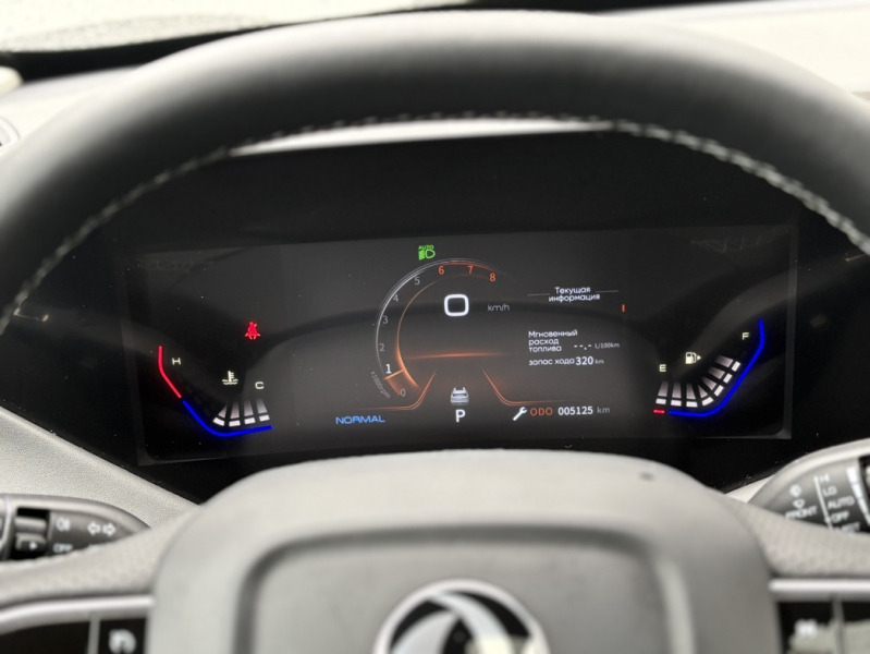 Неоклассицизм: тест-драйв кроссовера Dongfeng Huge