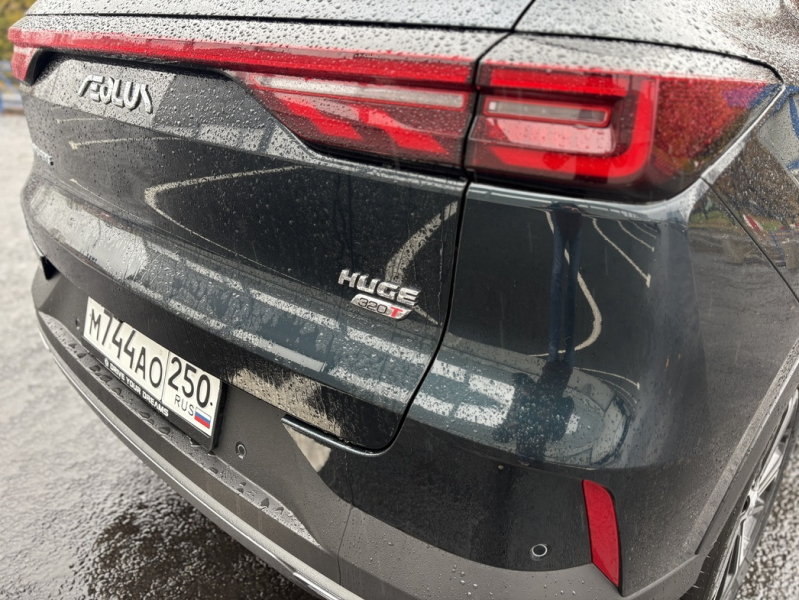 Неоклассицизм: тест-драйв кроссовера Dongfeng Huge