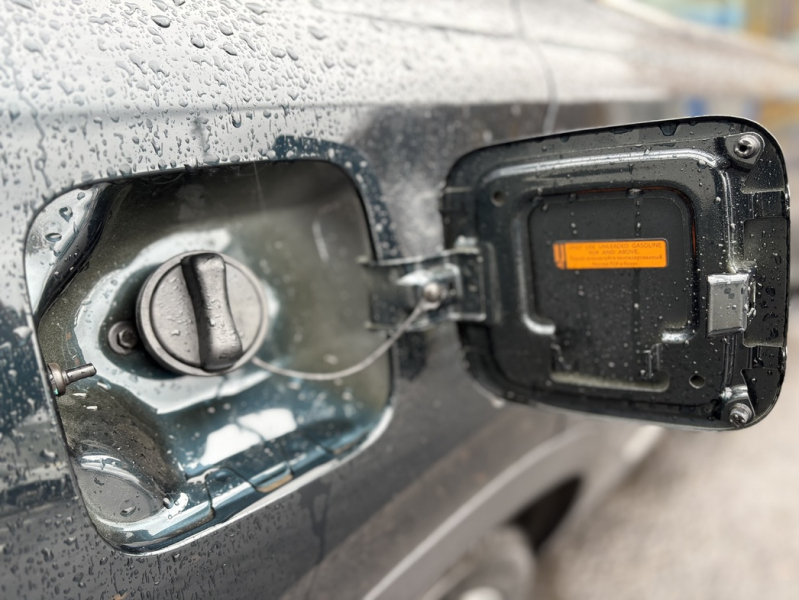 Неоклассицизм: тест-драйв кроссовера Dongfeng Huge