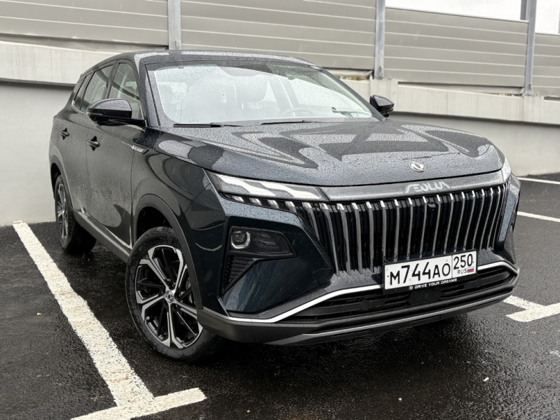 Неоклассицизм: тест-драйв кроссовера Dongfeng Huge