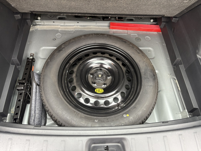 Неоклассицизм: тест-драйв кроссовера Dongfeng Huge