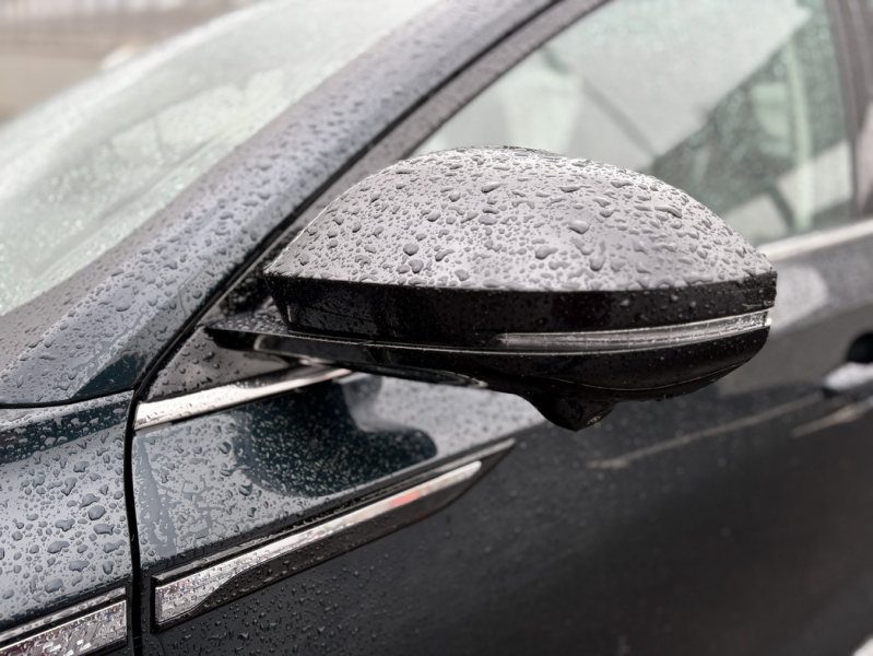 Неоклассицизм: тест-драйв кроссовера Dongfeng Huge