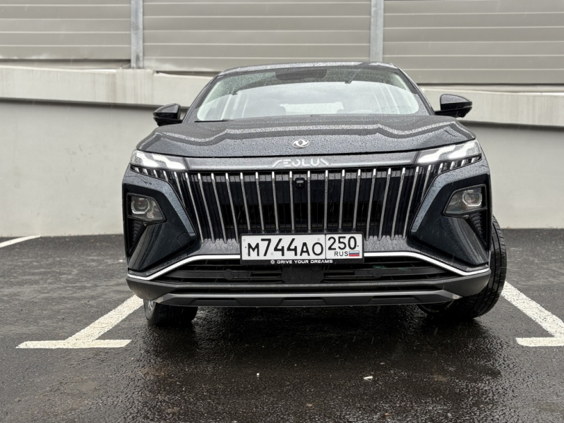 Неоклассицизм: тест-драйв кроссовера Dongfeng Huge