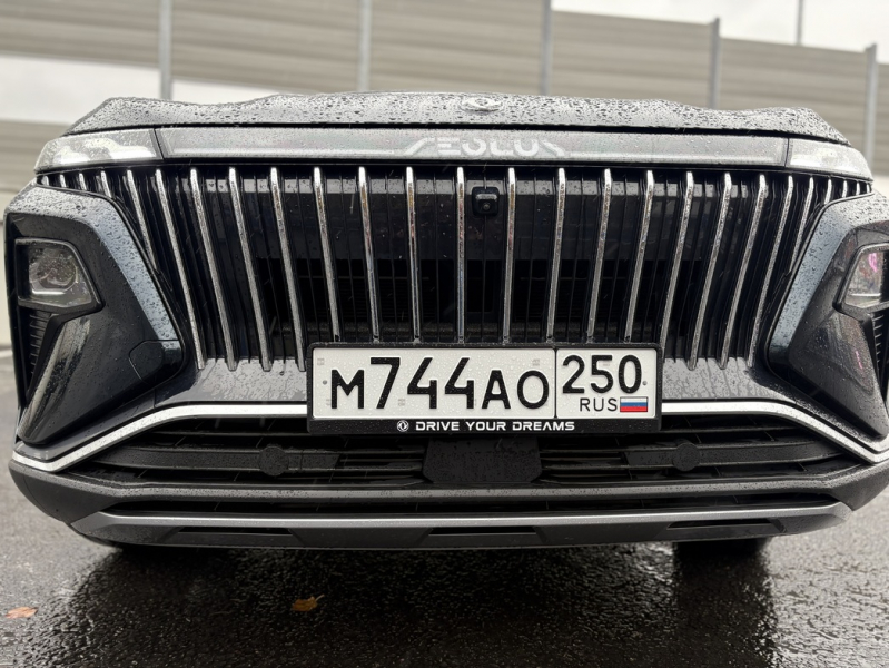 Неоклассицизм: тест-драйв кроссовера Dongfeng Huge