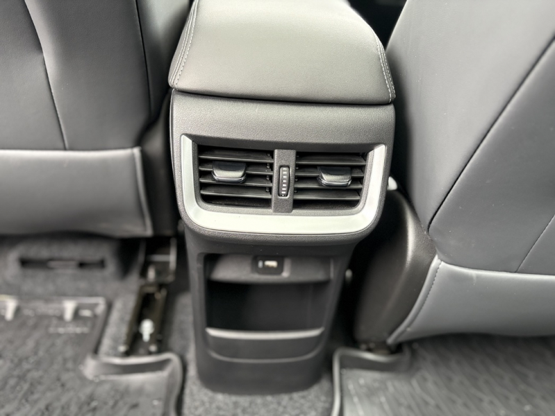 Неоклассицизм: тест-драйв кроссовера Dongfeng Huge