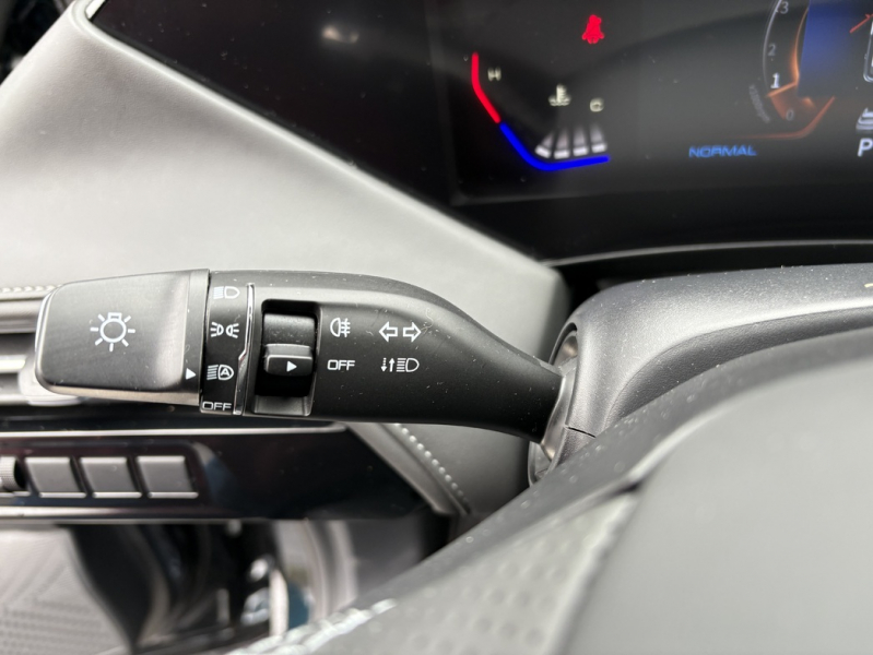 Неоклассицизм: тест-драйв кроссовера Dongfeng Huge