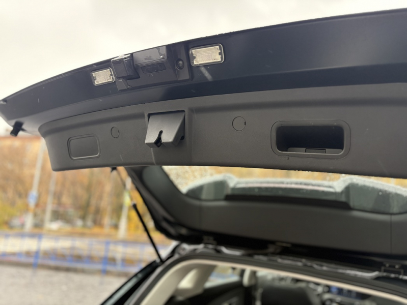 Неоклассицизм: тест-драйв кроссовера Dongfeng Huge