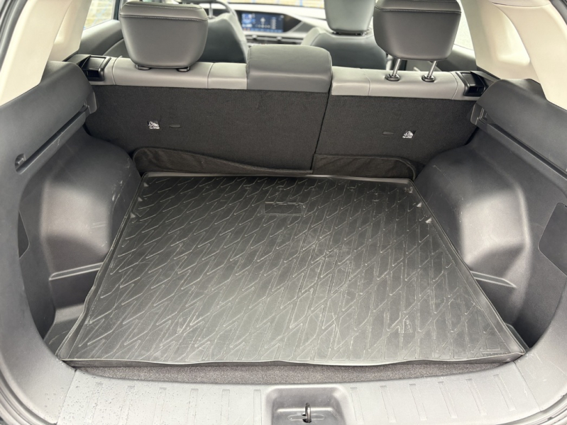 Неоклассицизм: тест-драйв кроссовера Dongfeng Huge