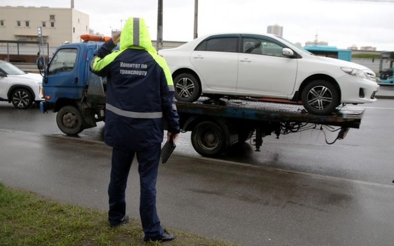 Эвакуация машин в Москве и Петербурге в 2026 году. Что изменится